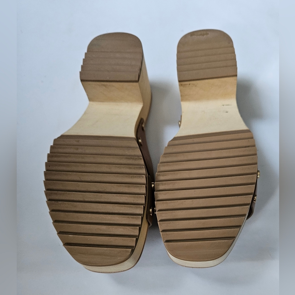 Dr. Scholl's Tan Sandals with Leather Straps and Wooden Sole - Picture 13 of 14